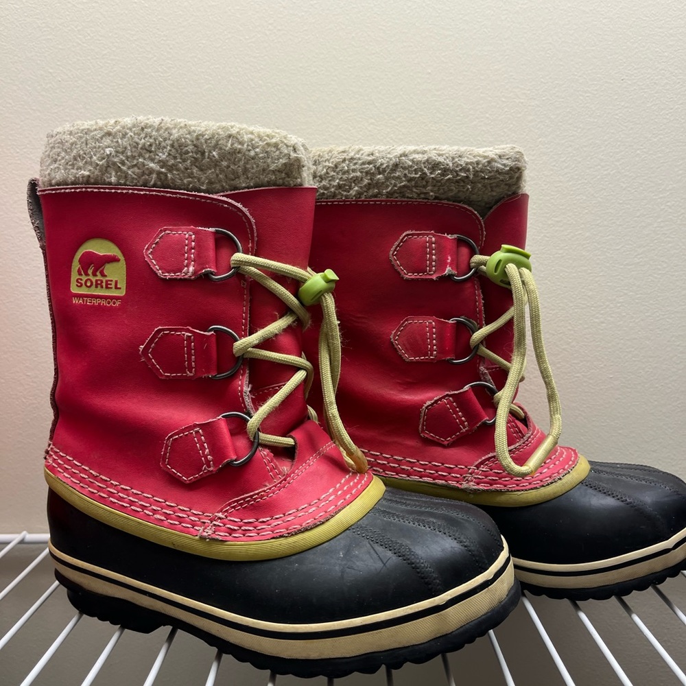 Sorel pink waterproof girls winter boots size 2.